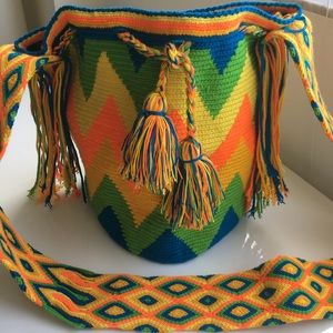 New hand-woven Colombian Wayuu cross-body bag
